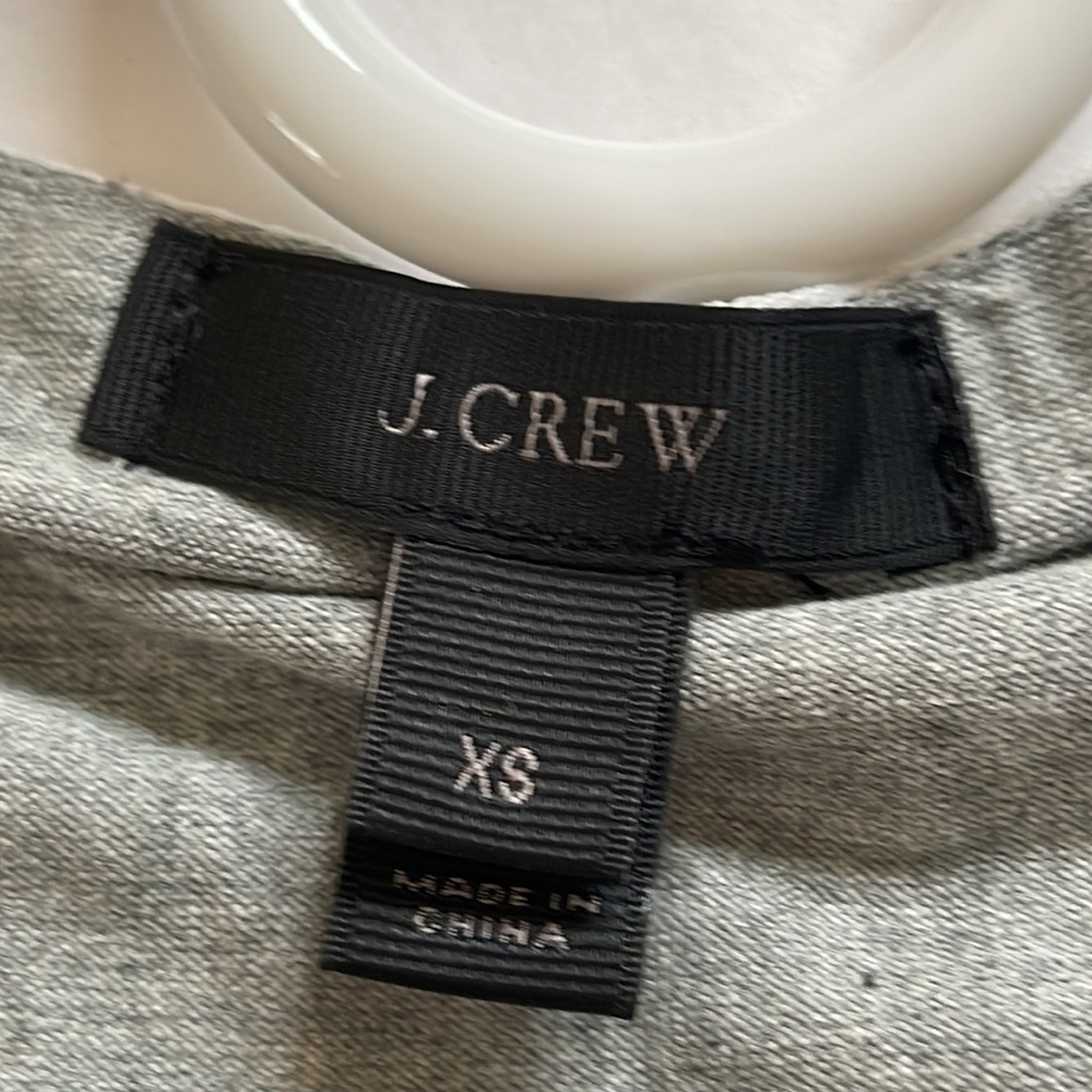 J. Crew grey sleeveless v-neck top - Picture 5 of 6